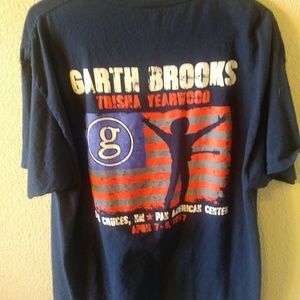 Garth Brooks 2017 Concert T-Shirt Size XL
